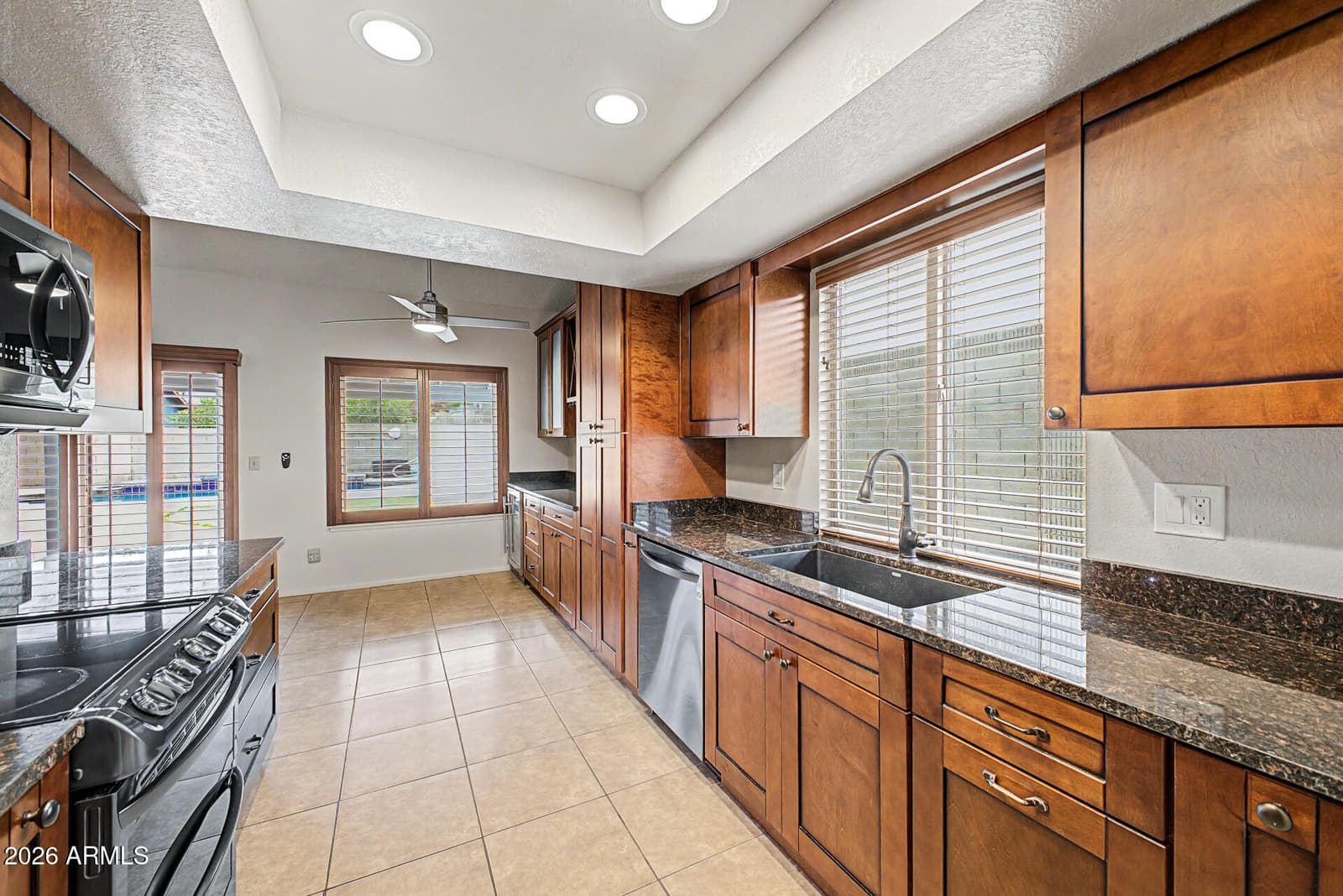 2208 E HEARN Road, Phoenix, AZ 85022 — photo 11 of 29