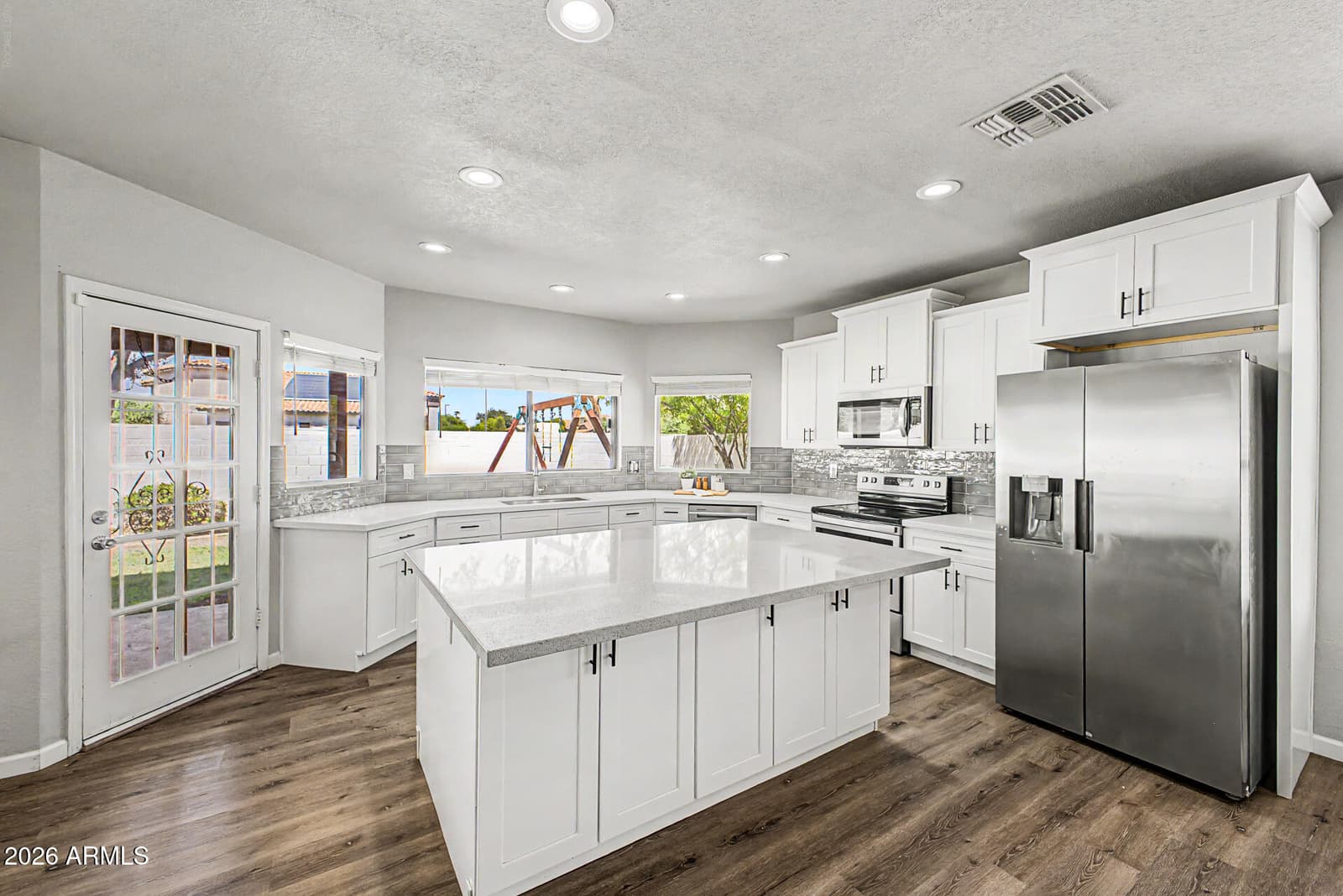 1042 W NEWPORT BEACH Drive, Gilbert, AZ 85233 — photo 4 of 52