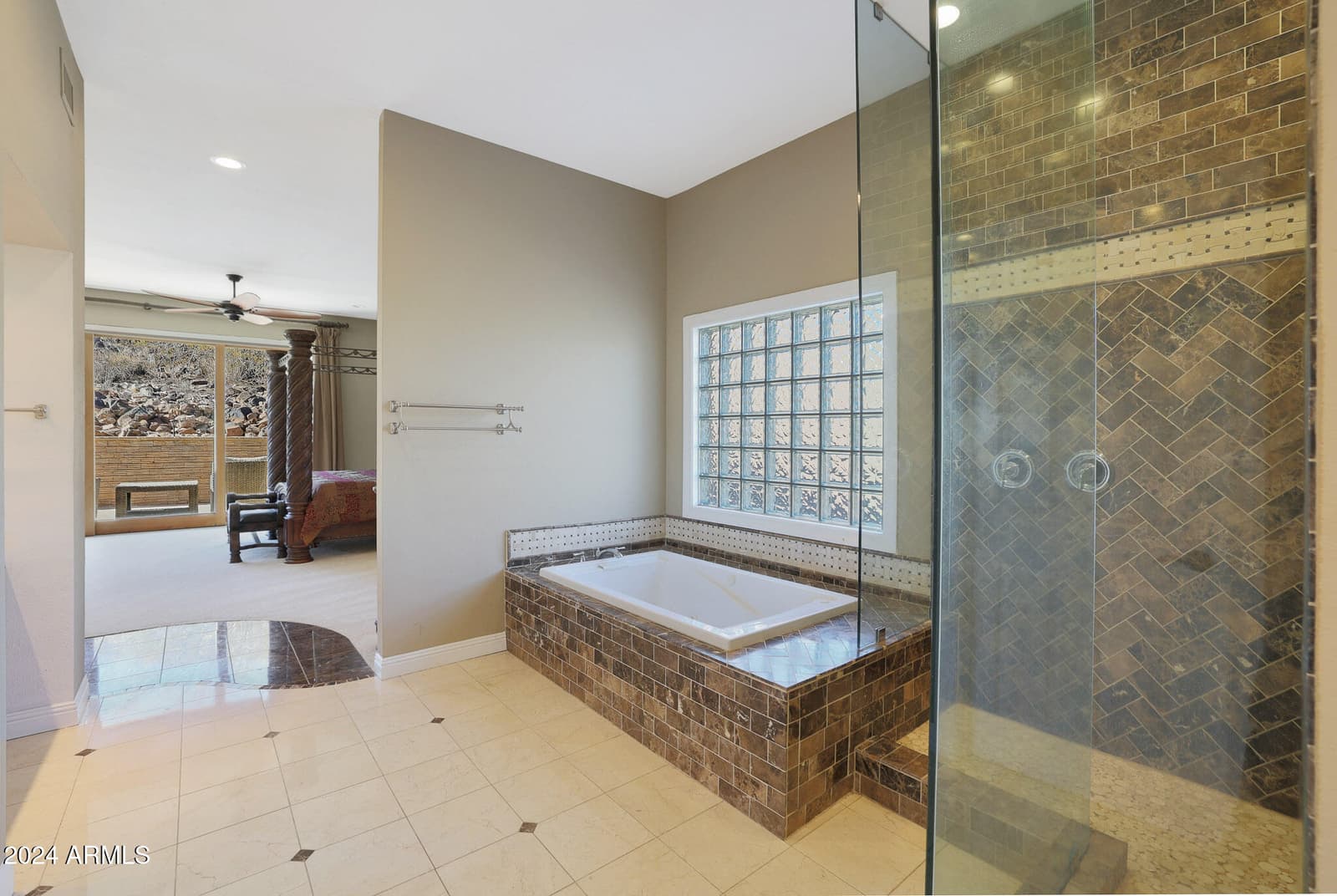 1044 W INDIAN HILLS Place, Phoenix, AZ 85023 — photo 10 of 68