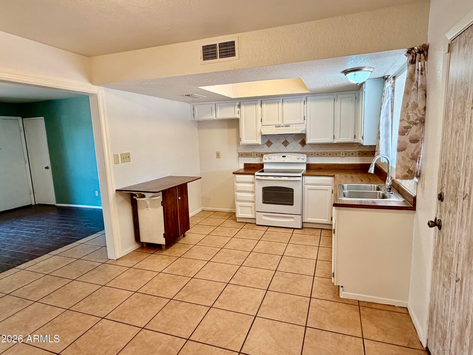 525 E JUDI Drive, Casa Grande, AZ 85122 — photo 4 of 20