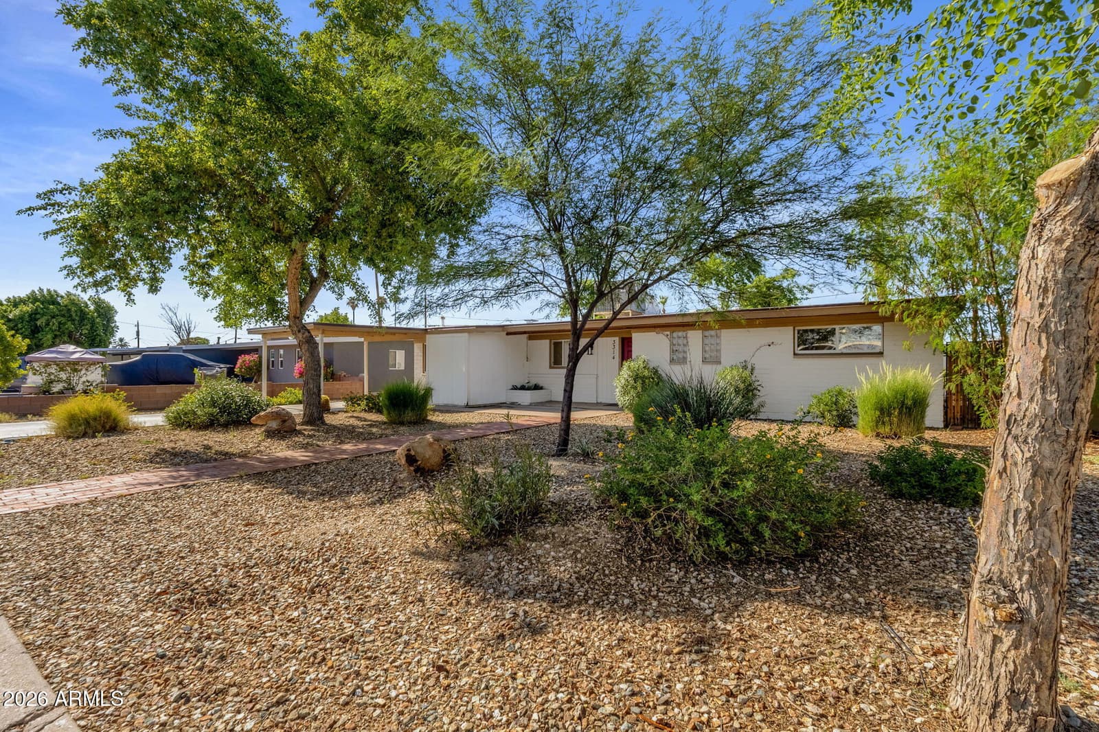 3314 E HOLLY Street, Phoenix, AZ 85008 — photo 2 of 33