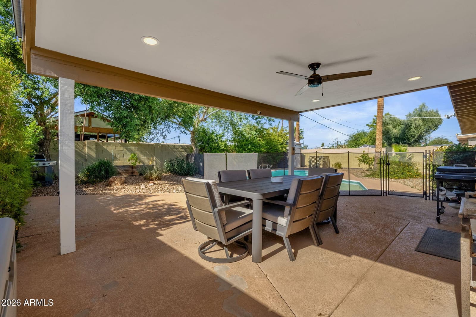 3314 E HOLLY Street, Phoenix, AZ 85008 — photo 28 of 33