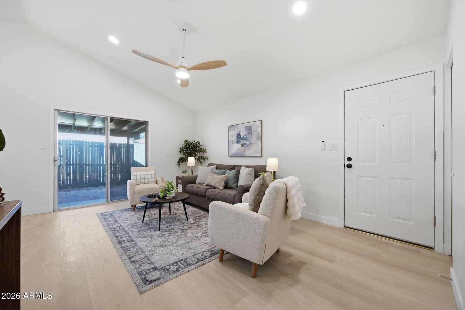 8011 N 49TH Avenue, Glendale, AZ 85302 — photo 5 of 26