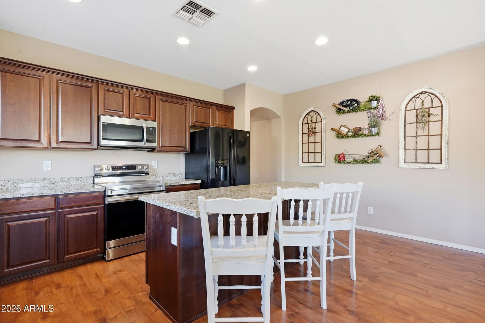 7208 W NICOLET Avenue, Glendale, AZ 85303 — photo 5 of 34
