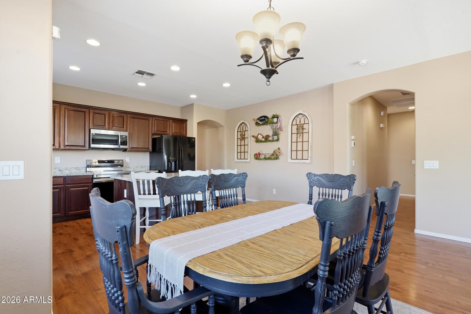 7208 W NICOLET Avenue, Glendale, AZ 85303 — photo 6 of 34
