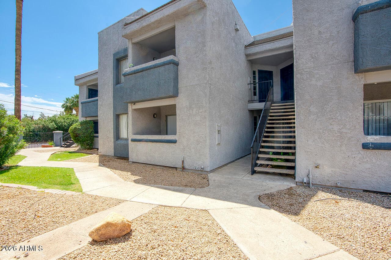 4410 N LONGVIEW Avenue 119, Phoenix, AZ 85014 — photo 3 of 16