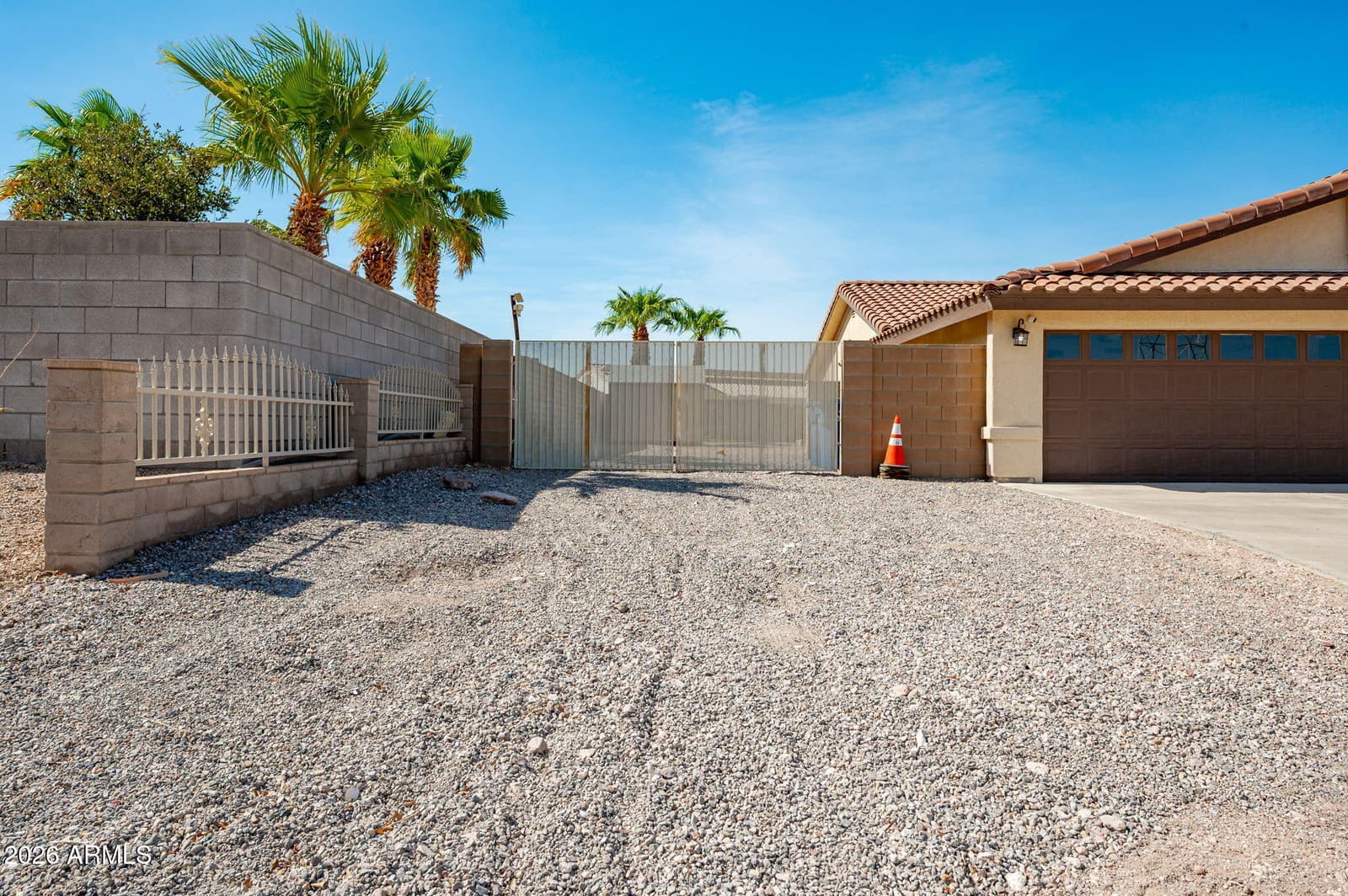 3472 Florence Avenue, Bullhead City, AZ 86429 — photo 4 of 62