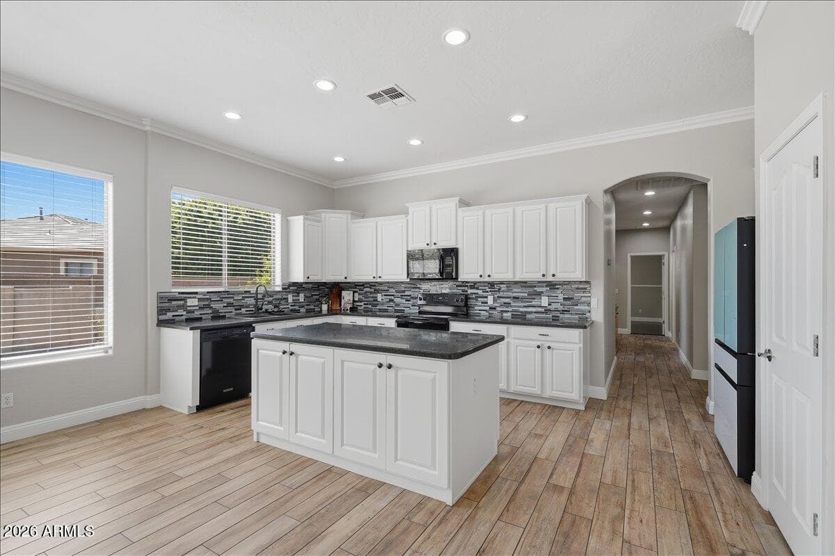 845 N THUNDERBIRD Avenue, Gilbert, AZ 85234 — photo 16 of 55
