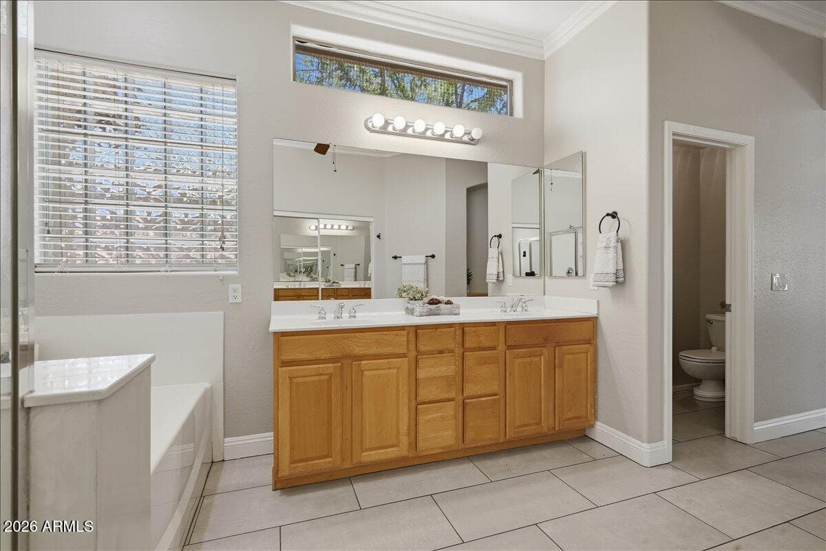 845 N THUNDERBIRD Avenue, Gilbert, AZ 85234 — photo 9 of 55