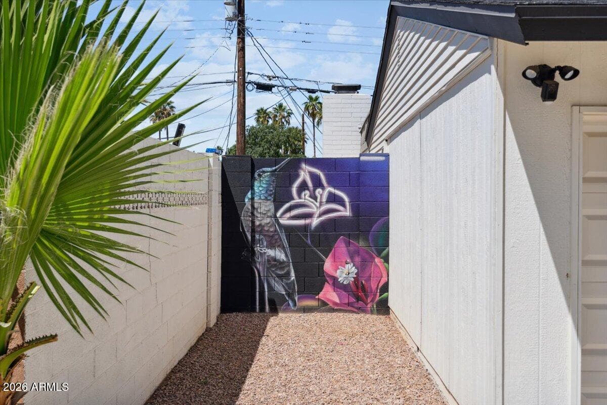 4720 N 14TH Avenue, Phoenix, AZ 85013 — photo 5 of 46