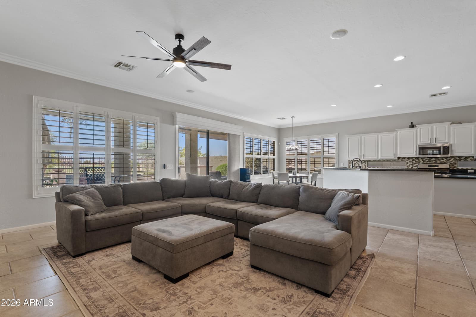 4064 E CLUBVIEW Drive, Gilbert, AZ 85298 — photo 7 of 51