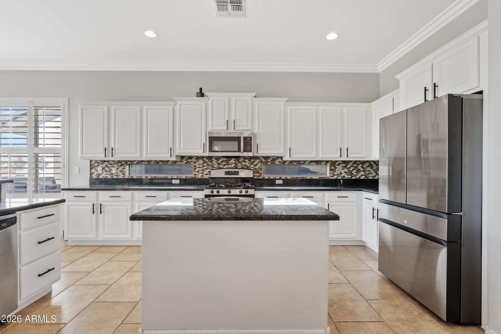 4064 E CLUBVIEW Drive, Gilbert, AZ 85298 — photo 9 of 51
