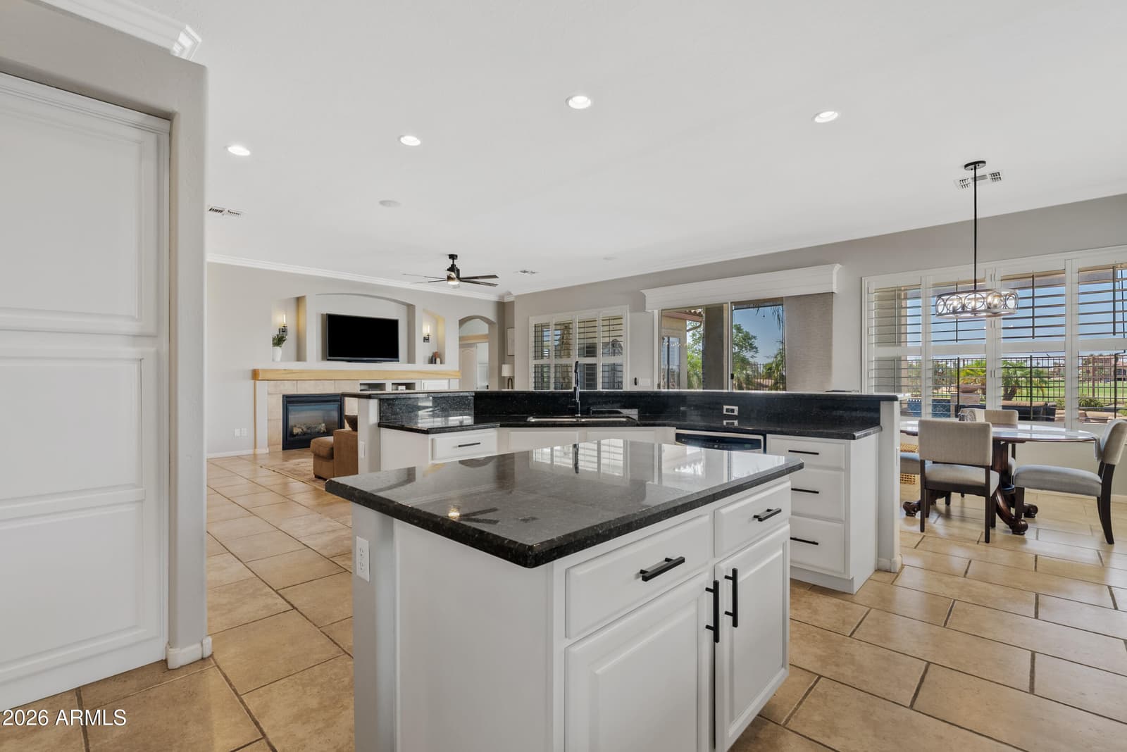 4064 E CLUBVIEW Drive, Gilbert, AZ 85298 — photo 11 of 51