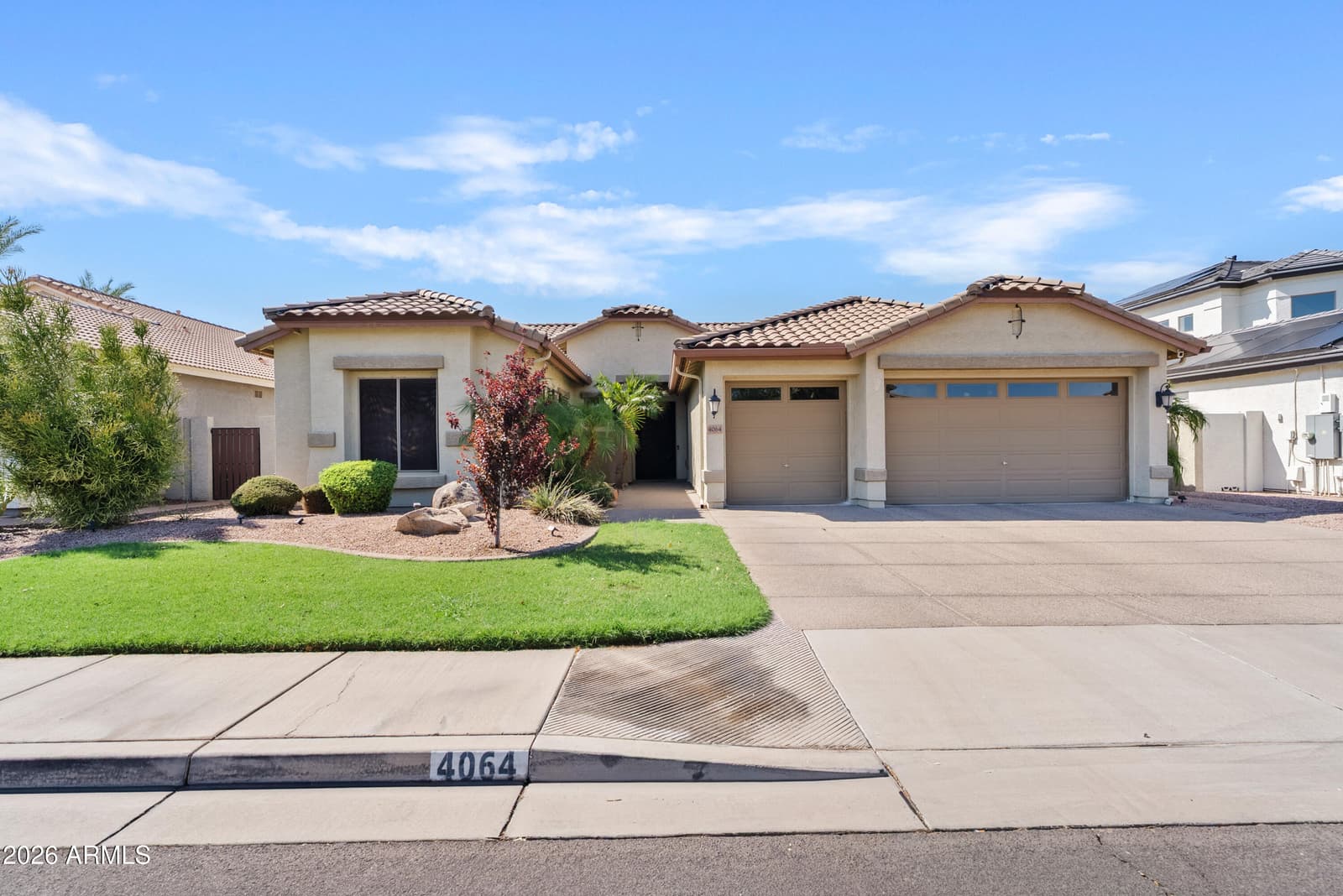 4064 E CLUBVIEW Drive, Gilbert, AZ 85298 — photo 3 of 51