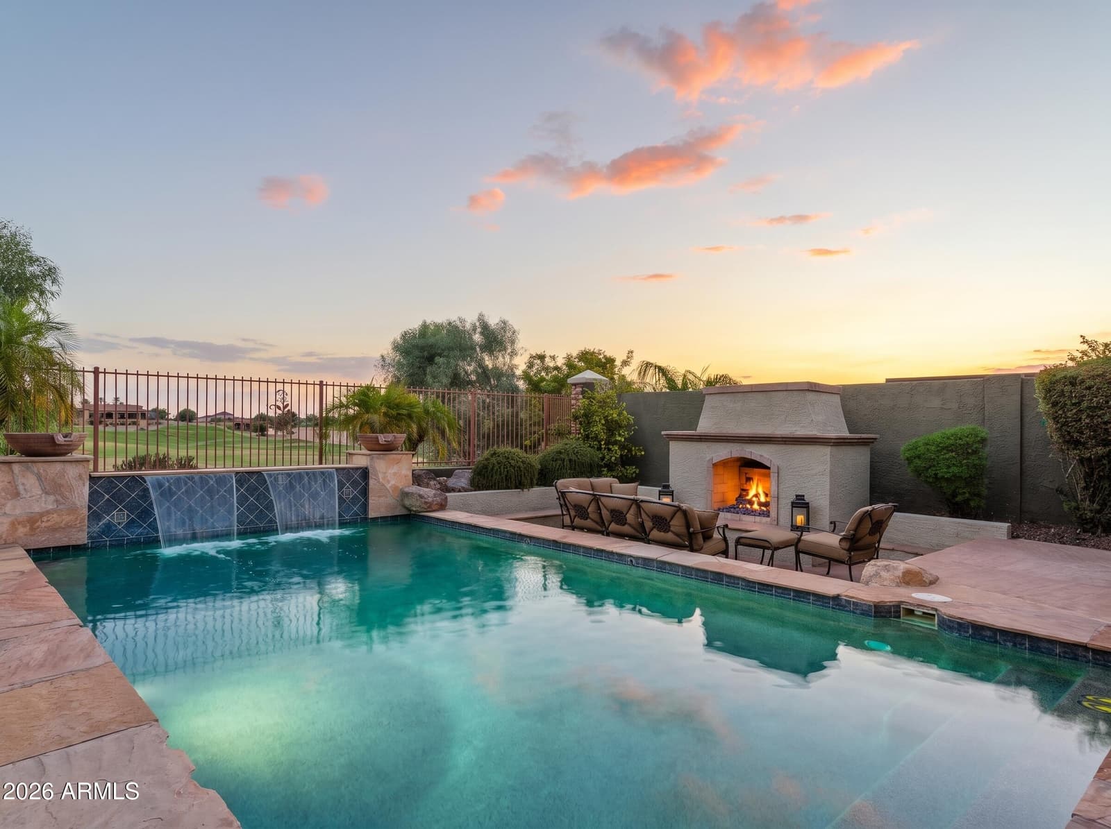 4064 E CLUBVIEW Drive, Gilbert, AZ 85298 — photo 5 of 51