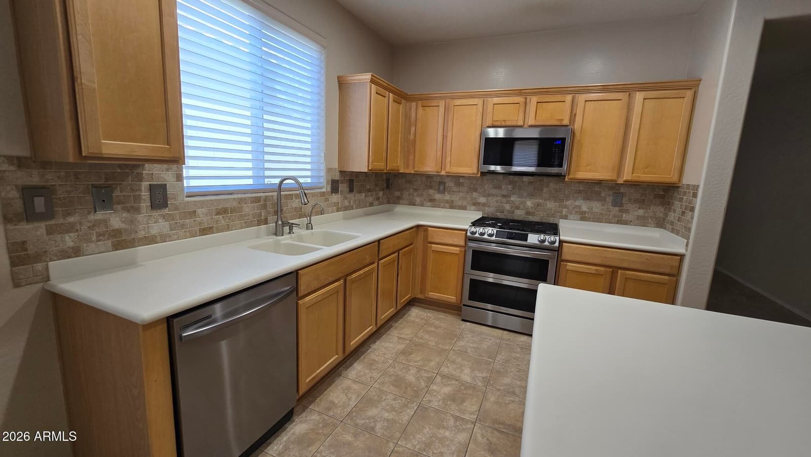 40720 N TRAILHEAD Way, Phoenix, AZ 85086 — photo 7 of 37