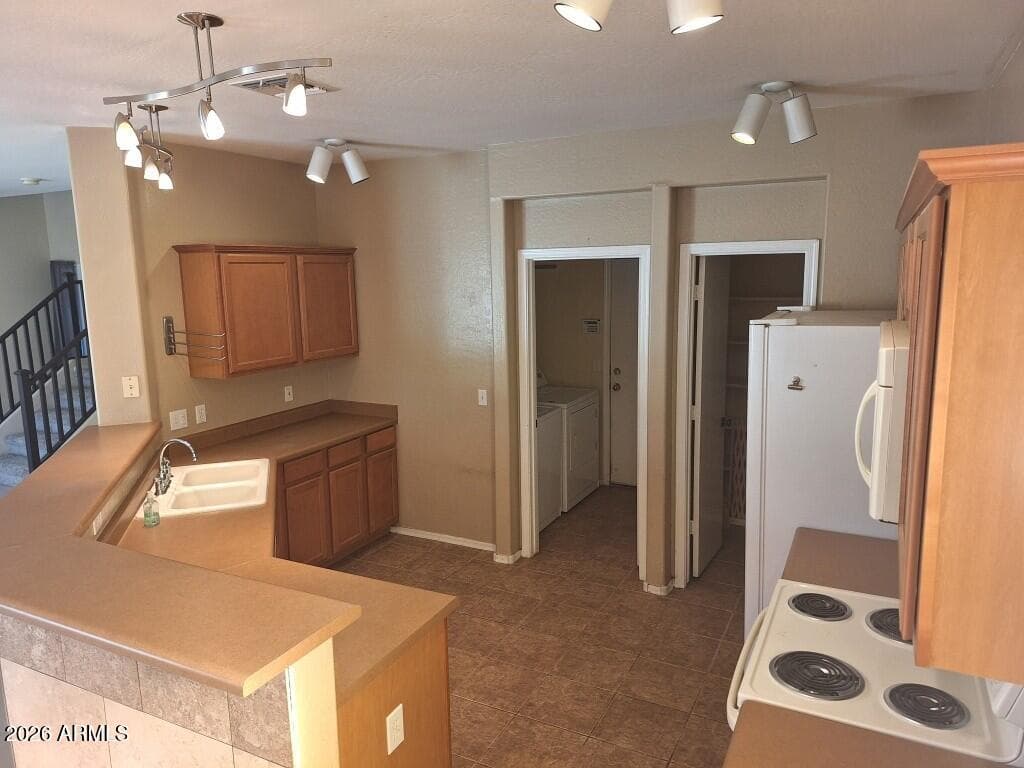 2986 E SILVERBELL Road, San Tan Valley, AZ 85143 — photo 15 of 43