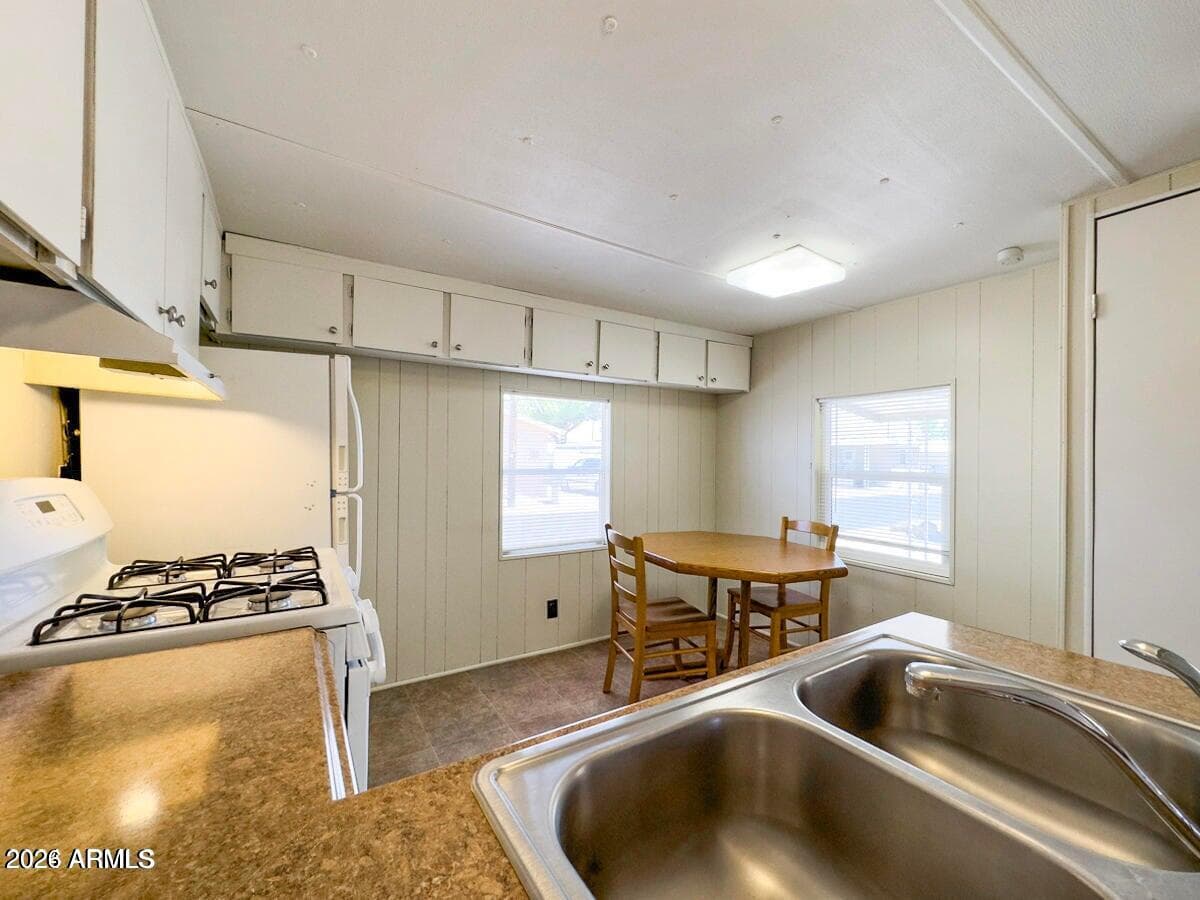 929 N DELAWARE Drive 8, Apache Junction, AZ 85120 — photo 9 of 14