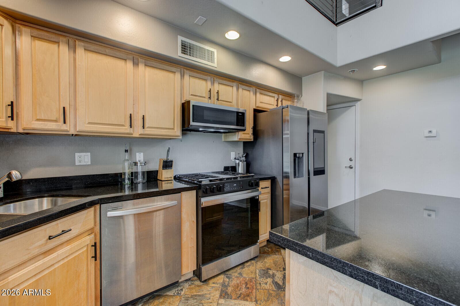 3441 E AVALON Drive, Phoenix, AZ 85018 — photo 9 of 28