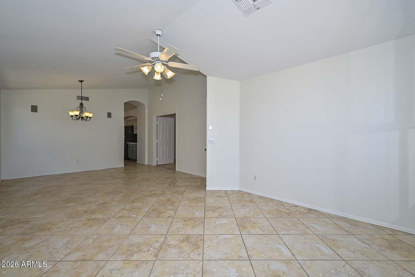 7911 W Kimberly Way, Glendale, AZ 85308 — photo 9 of 47