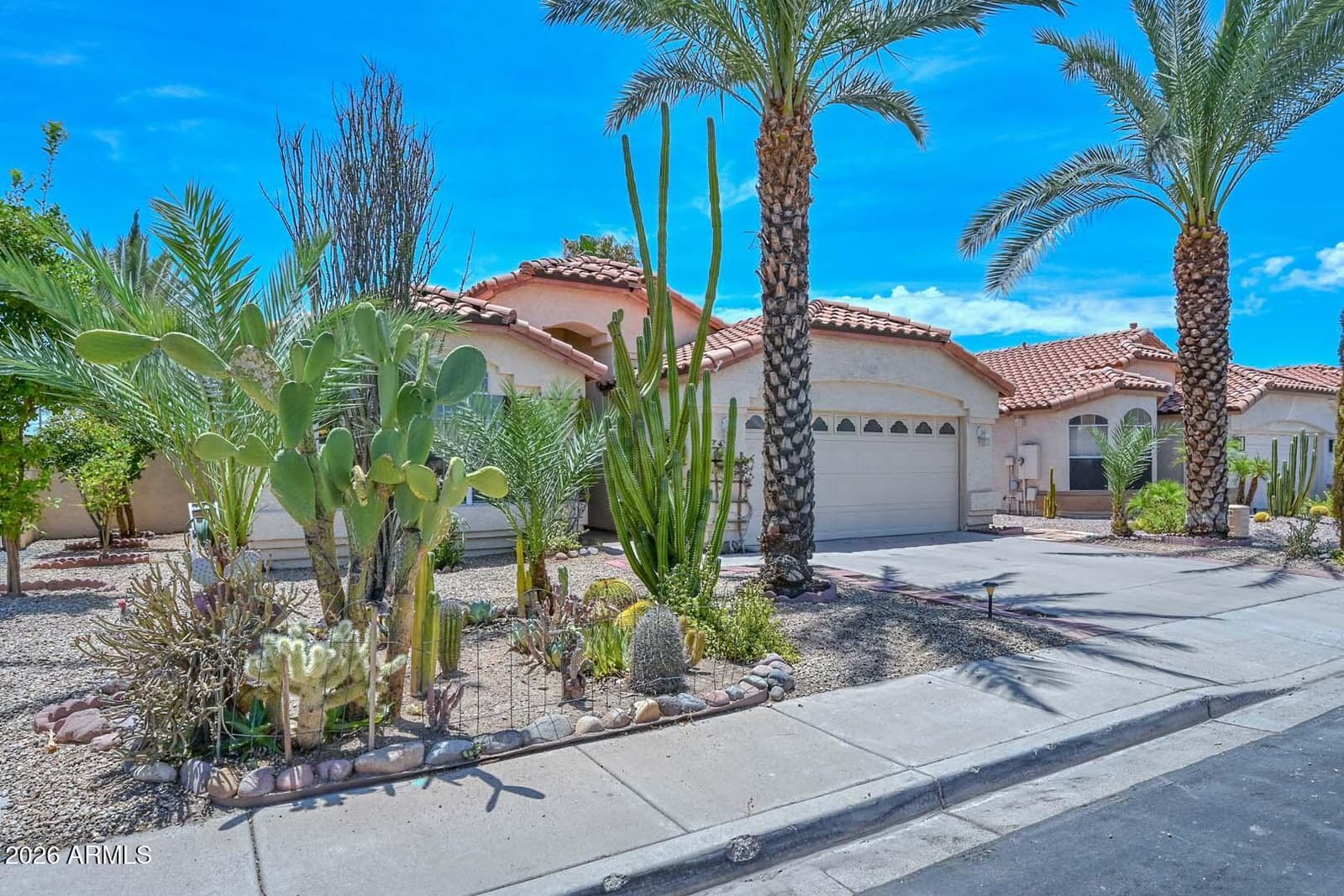 7911 W Kimberly Way, Glendale, AZ 85308 — photo 3 of 47