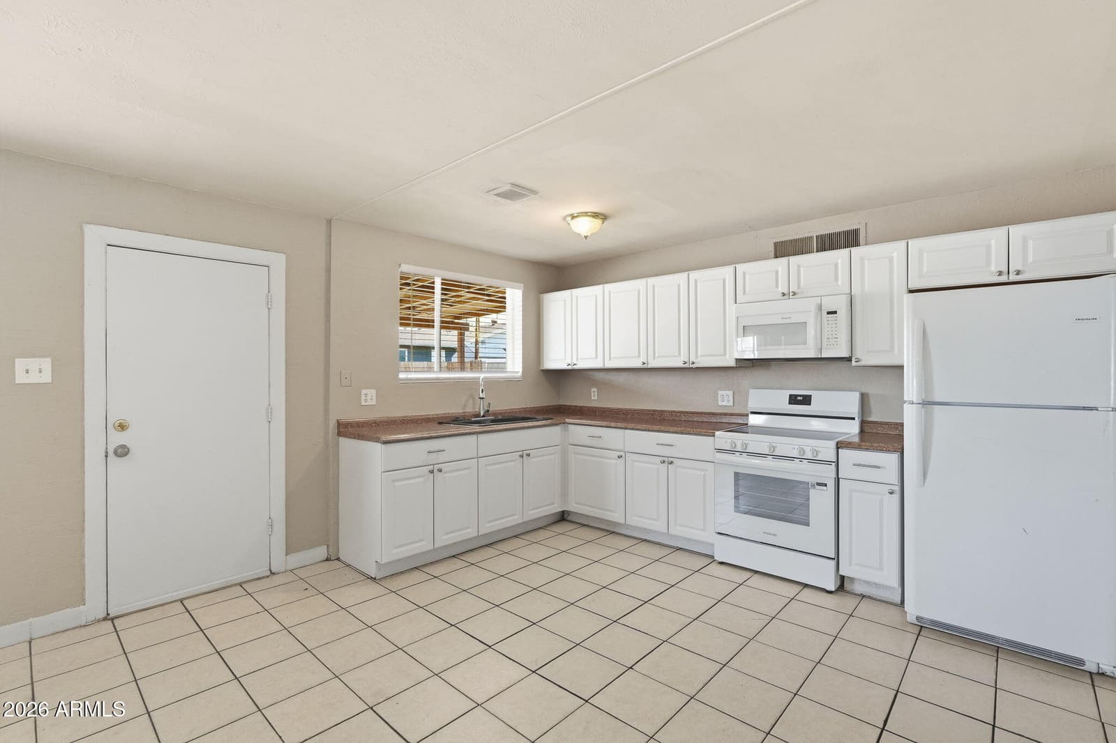 2964 N 53RD Drive, Phoenix, AZ 85031 — photo 15 of 39