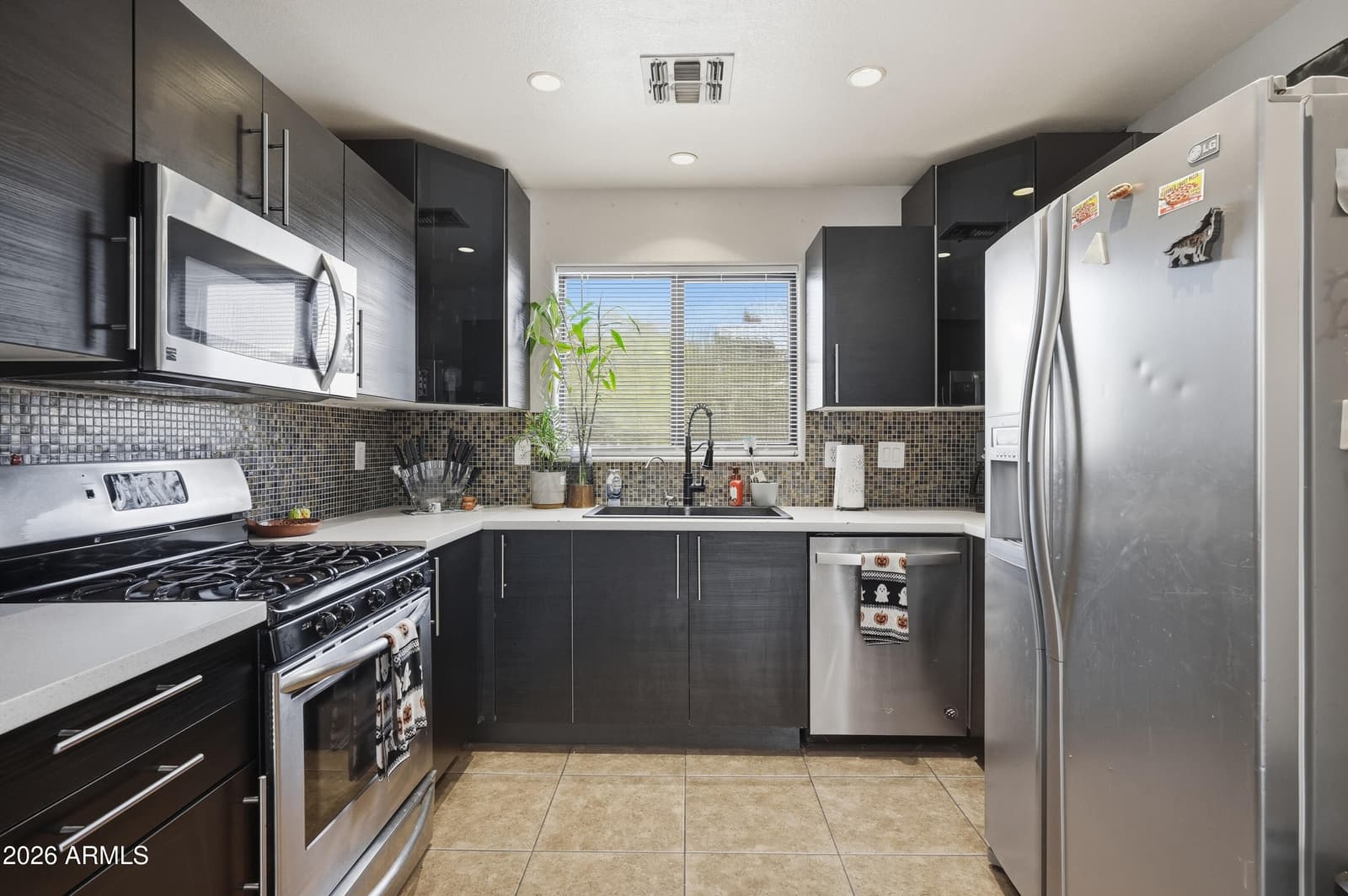 1425 S LINDSAY Road 16, Mesa, AZ 85204 — photo 13 of 41