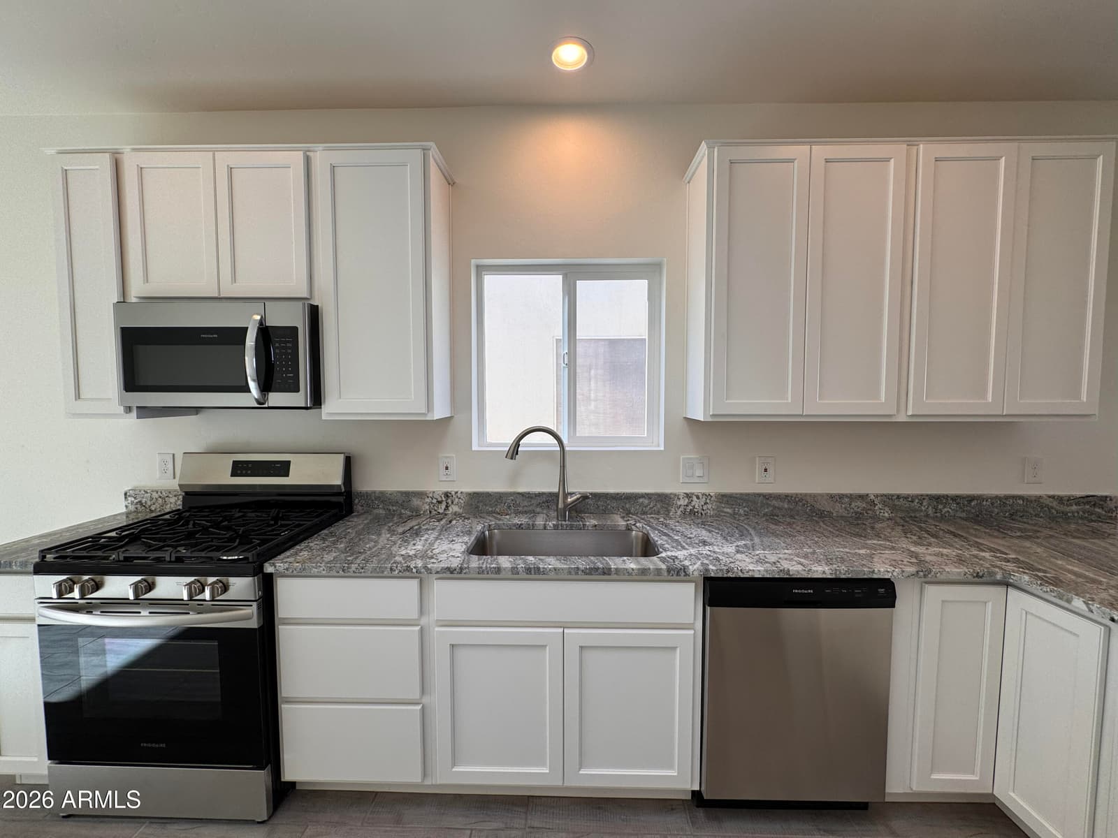 530 S Sky Ranch Road, Sierra Vista, AZ 85635 — photo 8 of 47