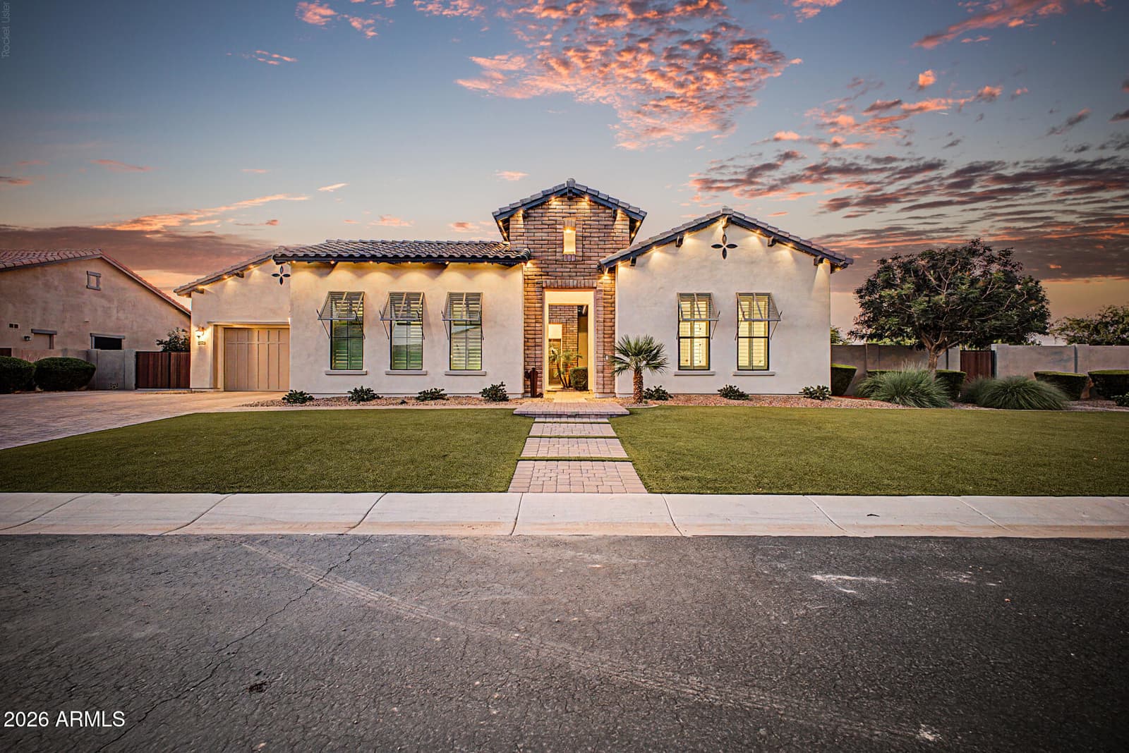 2580 E VALLEJO Drive, Gilbert, AZ 85298 — photo 1 of 90