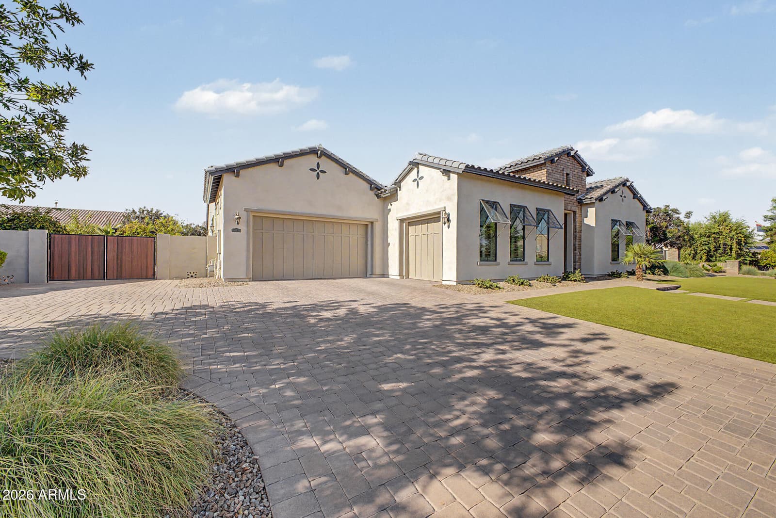 2580 E VALLEJO Drive, Gilbert, AZ 85298 — photo 15 of 90