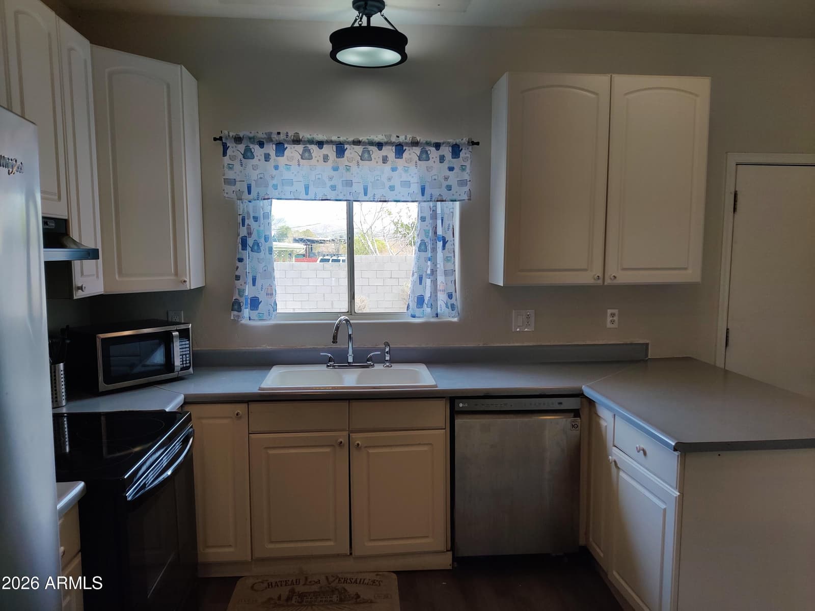 345 N MADISON Street, Wickenburg, AZ 85390 — photo 13 of 26
