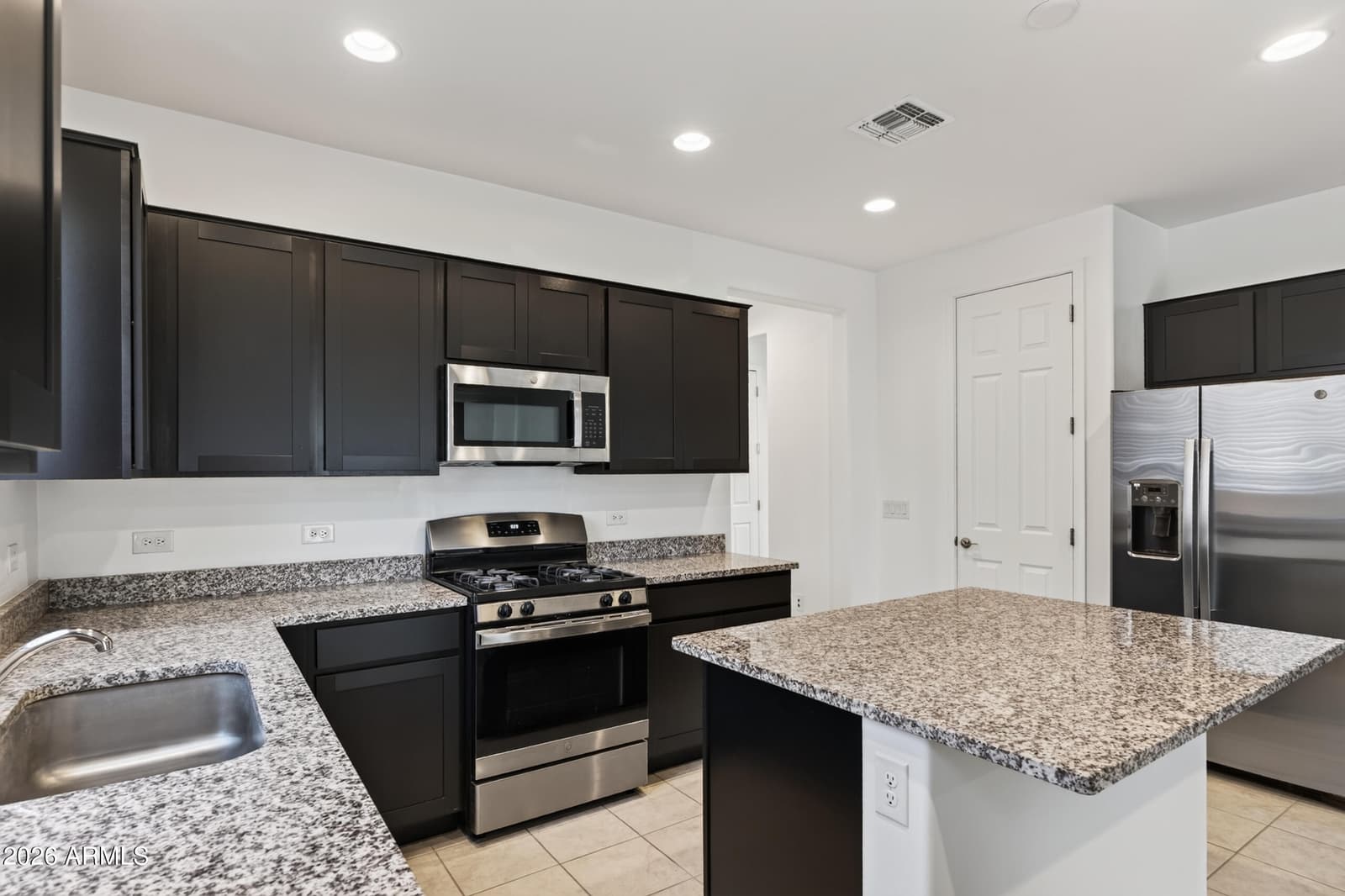 6484 E VIA JARDIN VERDE, Tucson, AZ 85756 — photo 12 of 56