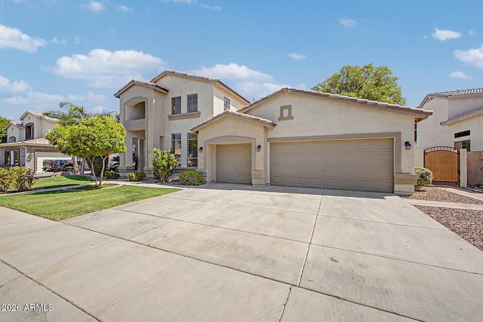 2103 W HAWKEN Way, Chandler, AZ 85286 — photo 2 of 38