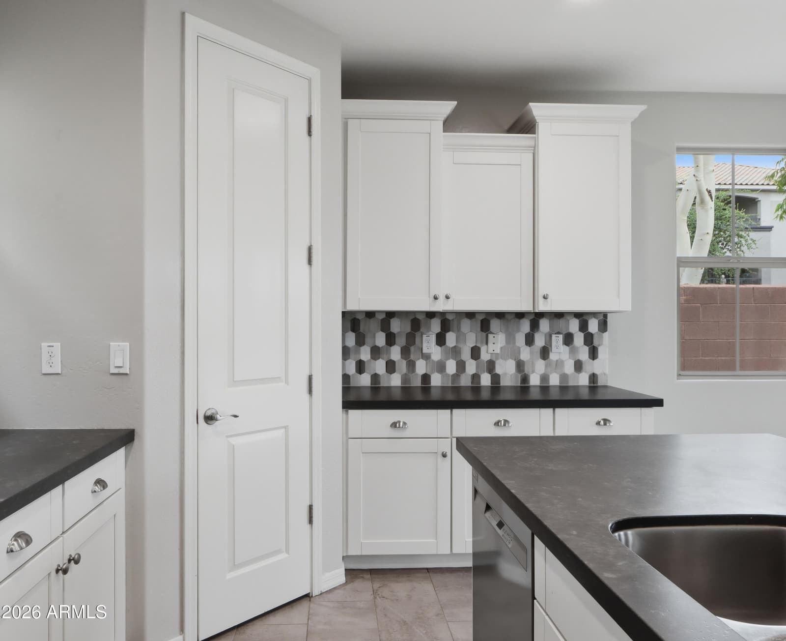 1942 S SYCAMORE Place, Chandler, AZ 85286 — photo 14 of 51