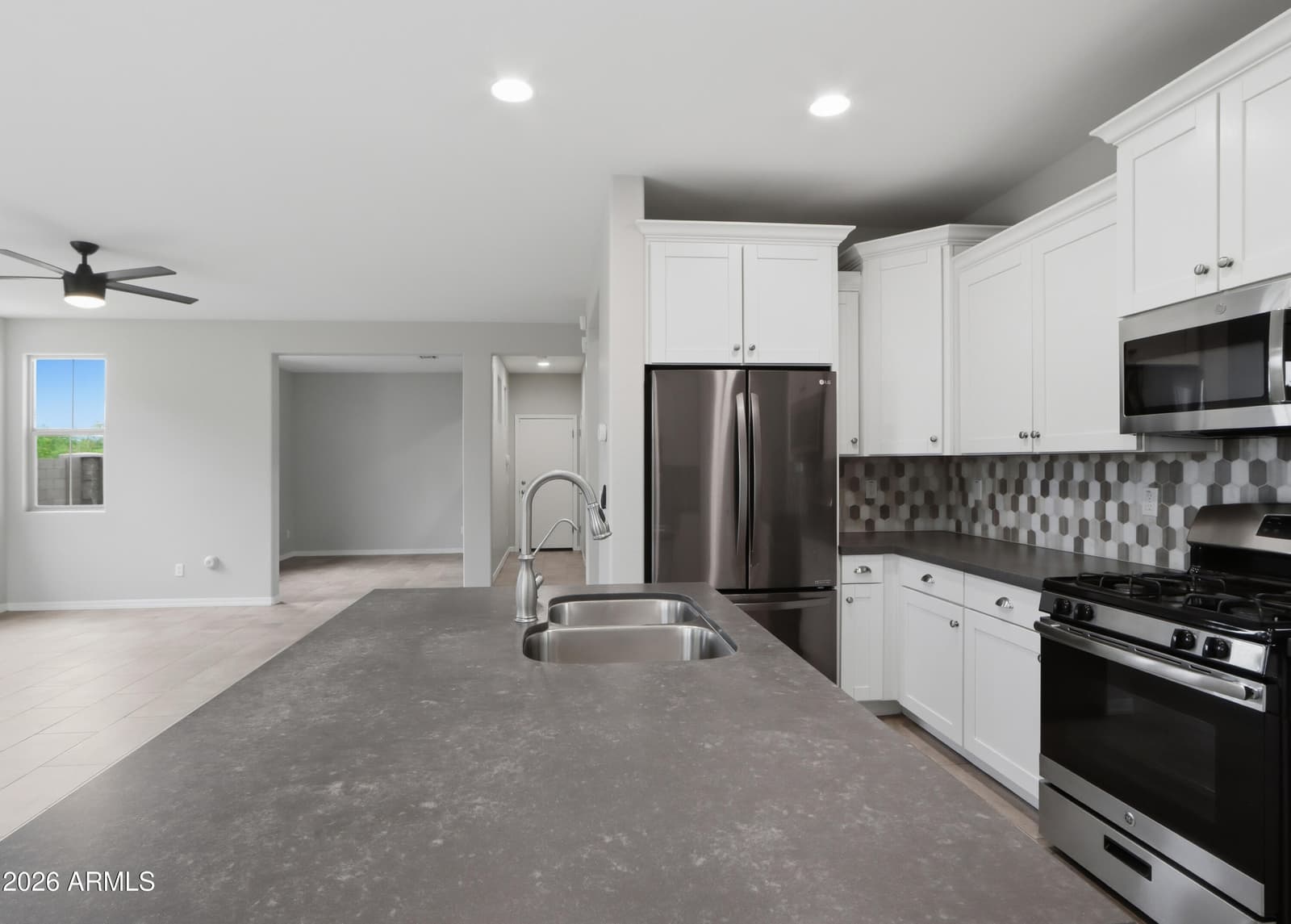 1942 S SYCAMORE Place, Chandler, AZ 85286 — photo 15 of 51
