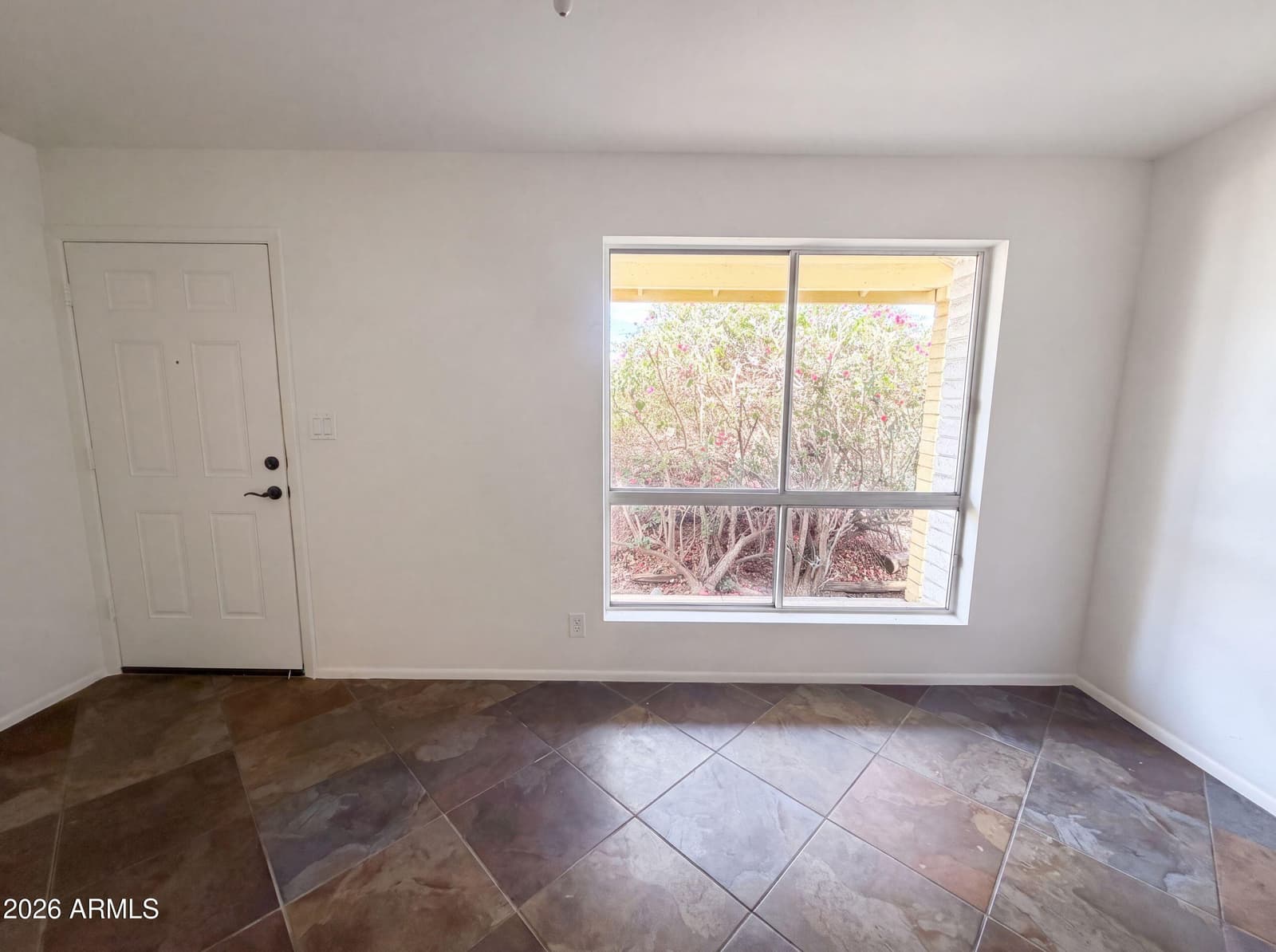 19825 N 5TH Drive, Phoenix, AZ 85027 — photo 4 of 23