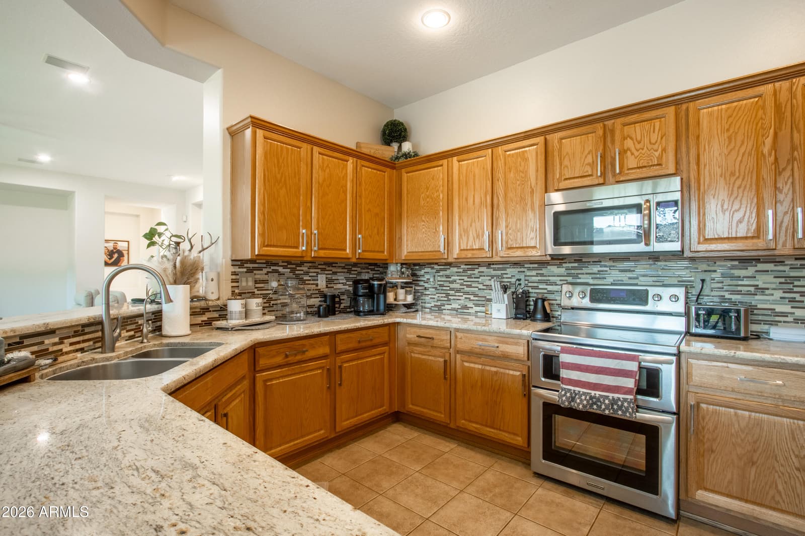 2422 W CLEARVIEW Trail, Anthem, AZ 85086 — photo 10 of 43