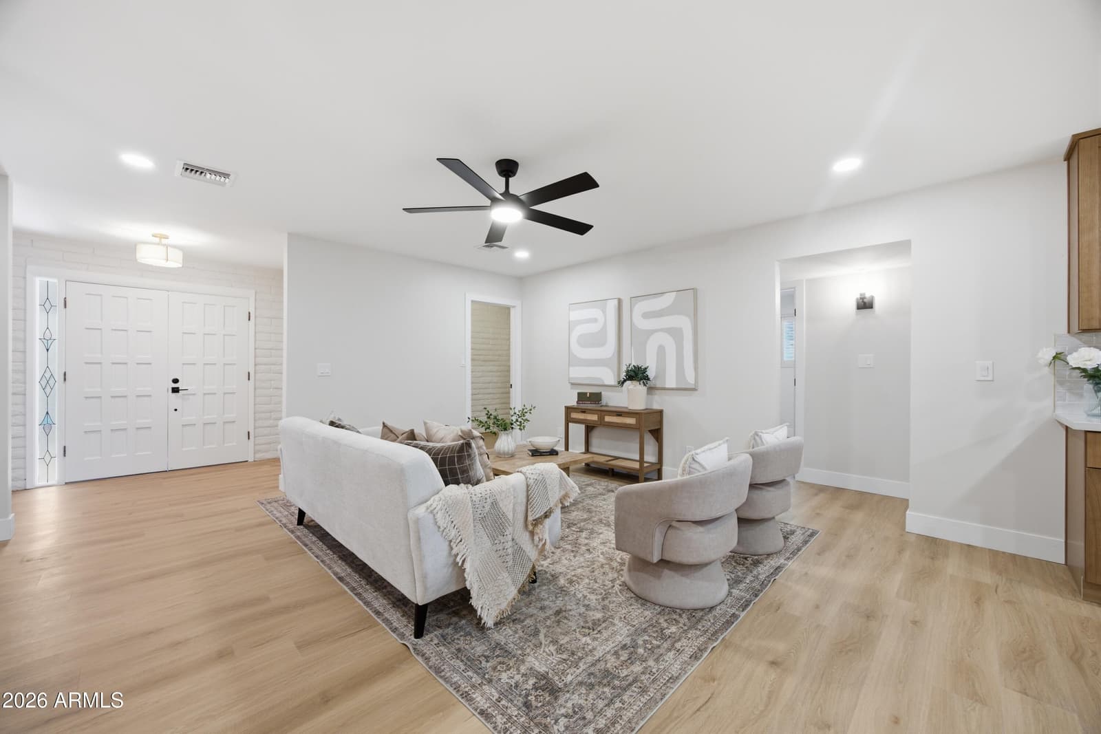 4928 E VIRGINIA Avenue, Phoenix, AZ 85008 — photo 6 of 41