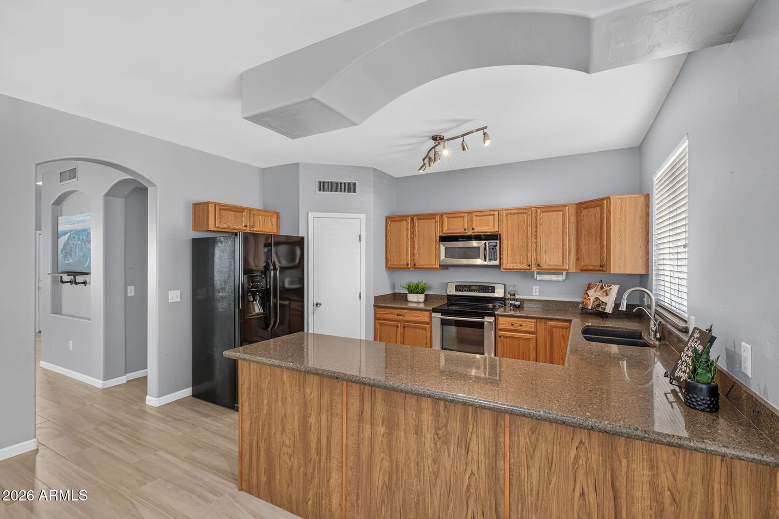 3014 W VILLA CASSANDRA Drive, Phoenix, AZ 85086 — photo 10 of 35