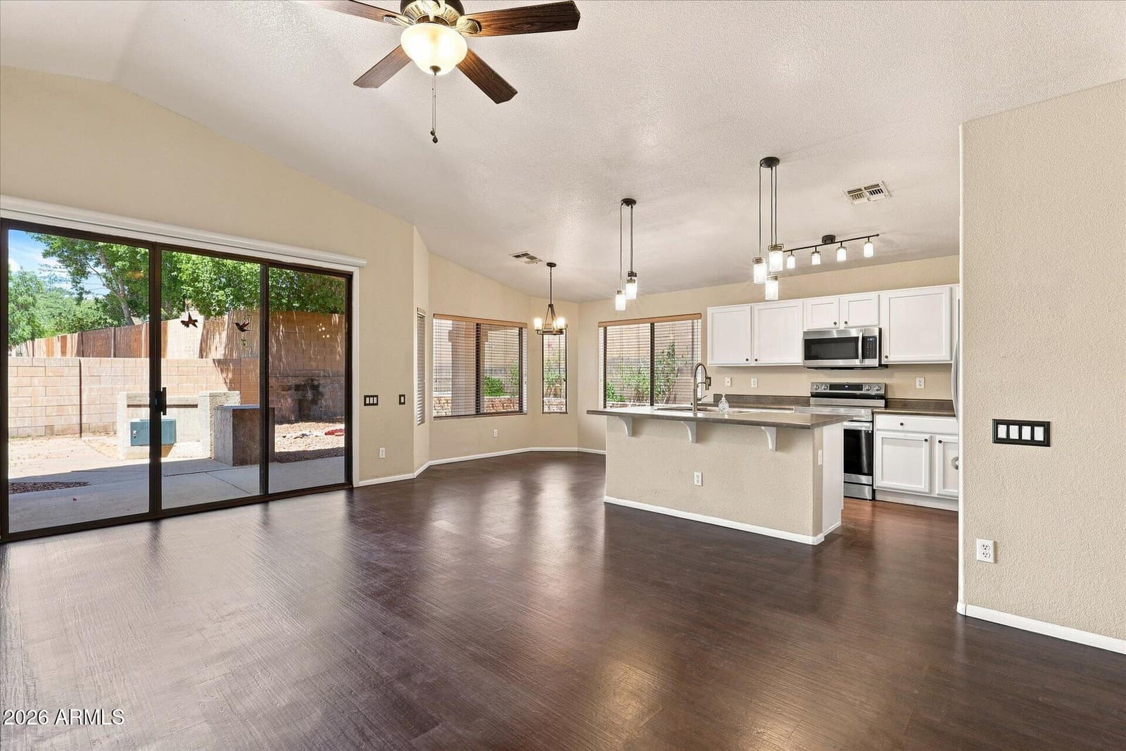 4034 W CHISUM Trail, Phoenix, AZ 85083 — photo 10 of 40
