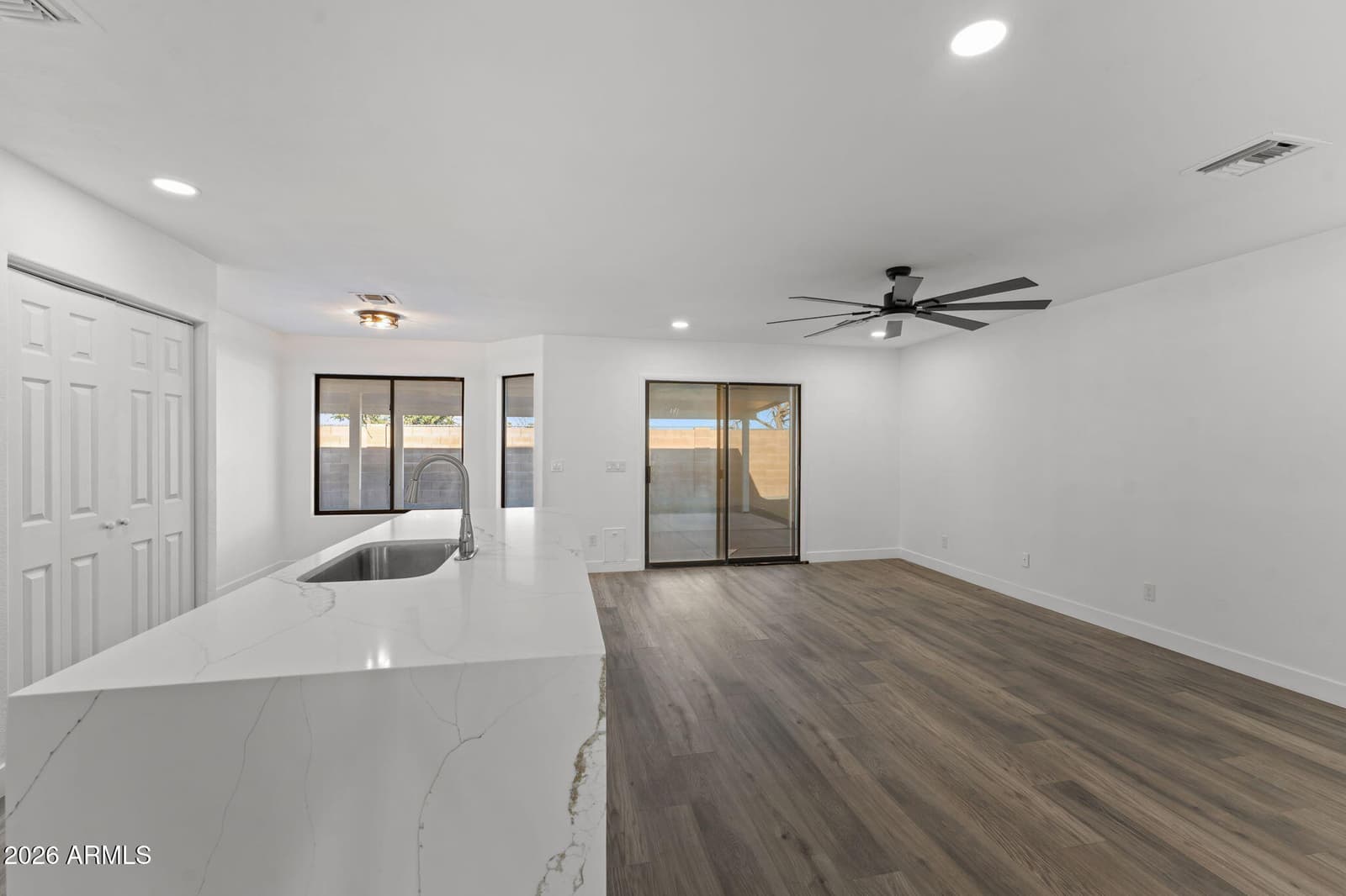 14 N KIMBERLY Drive, Casa Grande, AZ 85122 — photo 10 of 49