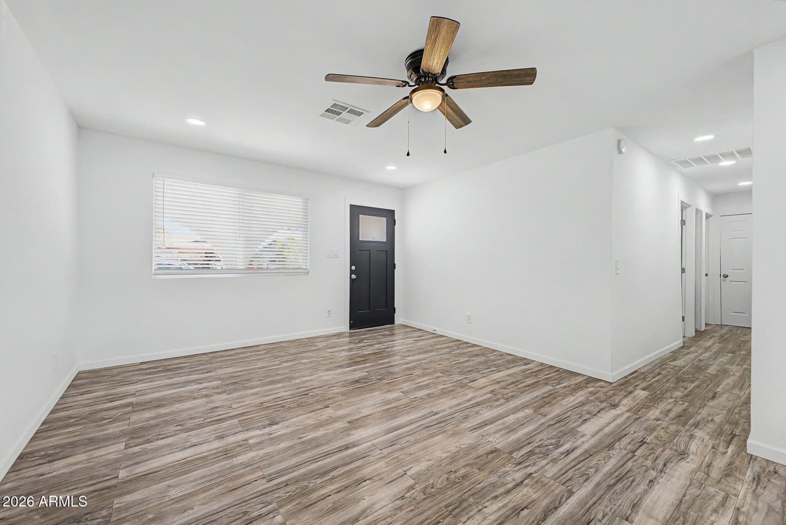 6340 W AVALON Drive, Phoenix, AZ 85033 — photo 7 of 44