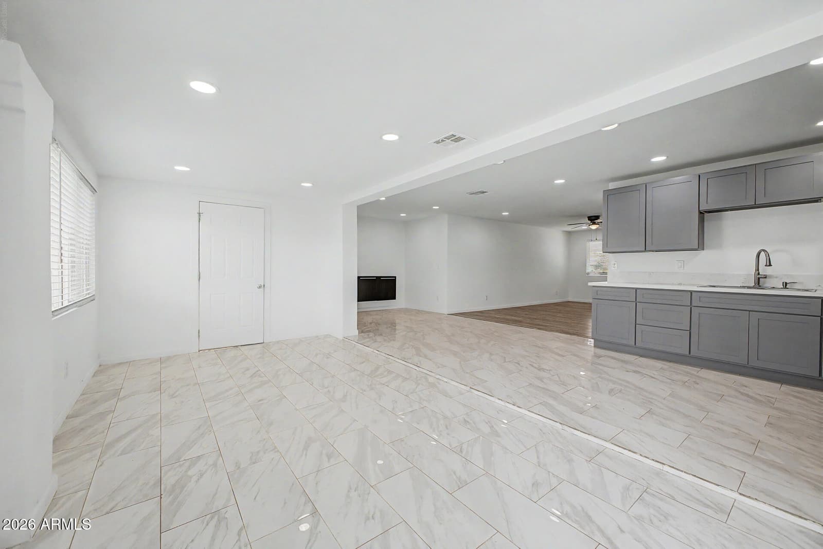 6340 W AVALON Drive, Phoenix, AZ 85033 — photo 13 of 44