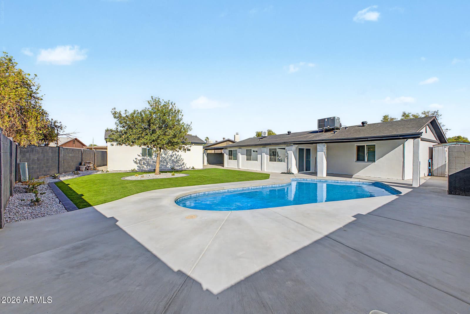 6340 W AVALON Drive, Phoenix, AZ 85033 — photo 3 of 44