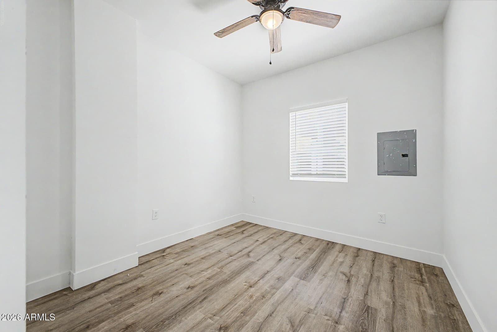6340 W AVALON Drive, Phoenix, AZ 85033 — photo 37 of 44