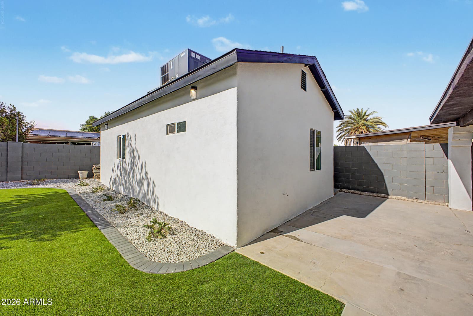 6340 W AVALON Drive, Phoenix, AZ 85033 — photo 5 of 44