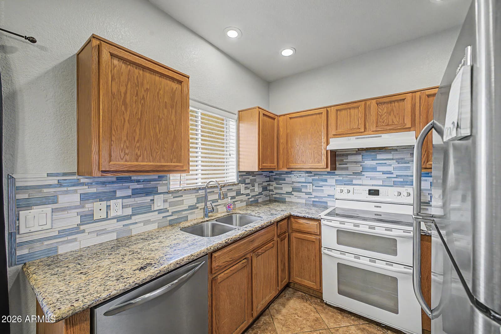 17201 N 16TH Drive 9, Phoenix, AZ 85023 — photo 9 of 29