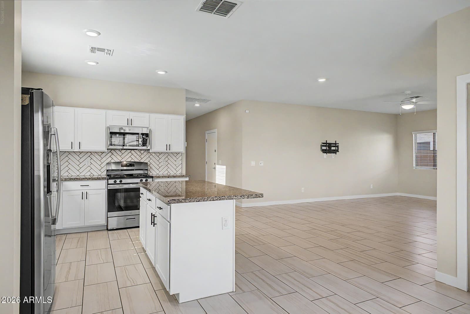 40320 W BRAVO Drive, Maricopa, AZ 85138 — photo 12 of 39