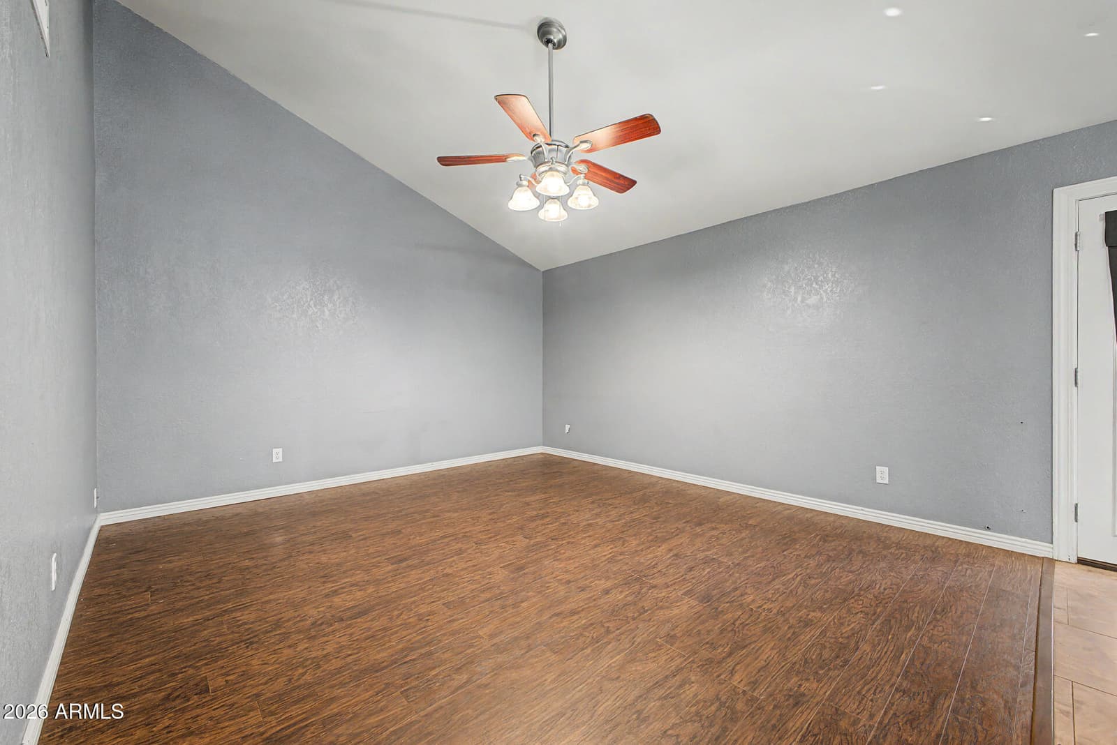 4109 W ASTER Drive, Phoenix, AZ 85029 — photo 6 of 27