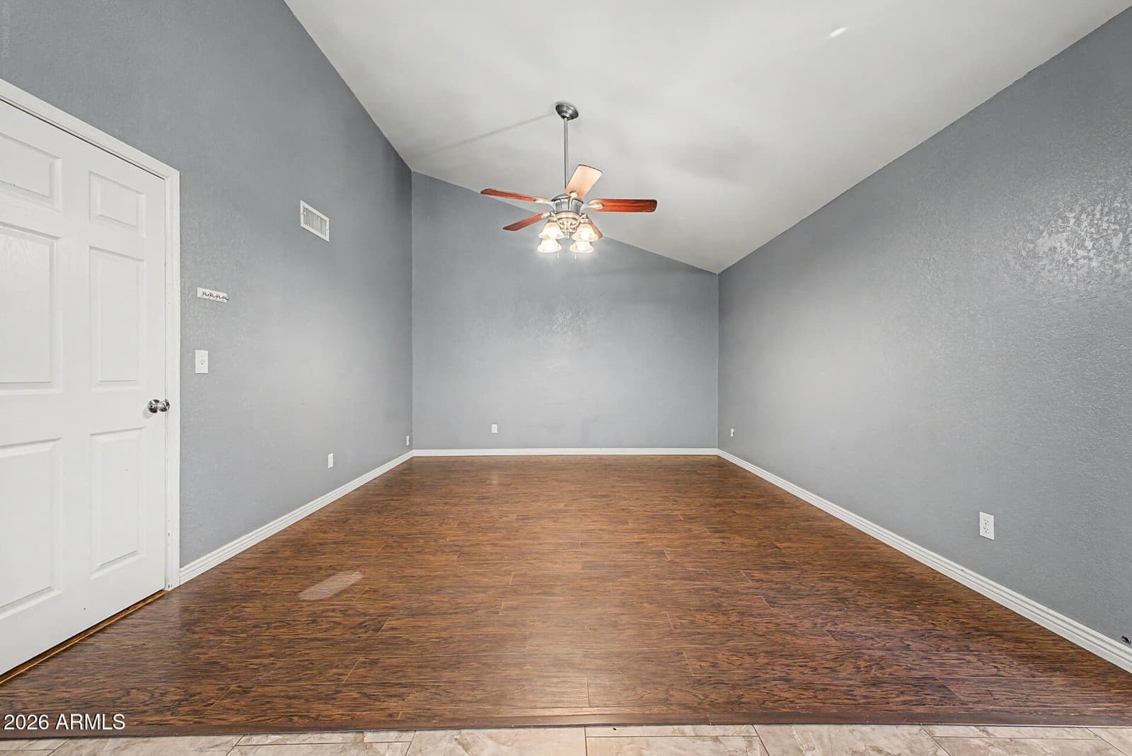 4109 W ASTER Drive, Phoenix, AZ 85029 — photo 7 of 27